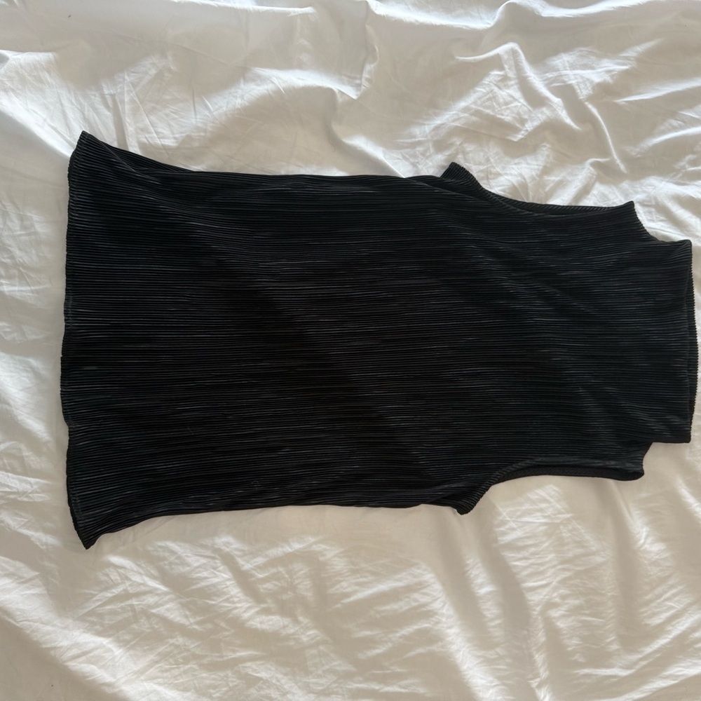 Black Sleeveless Top